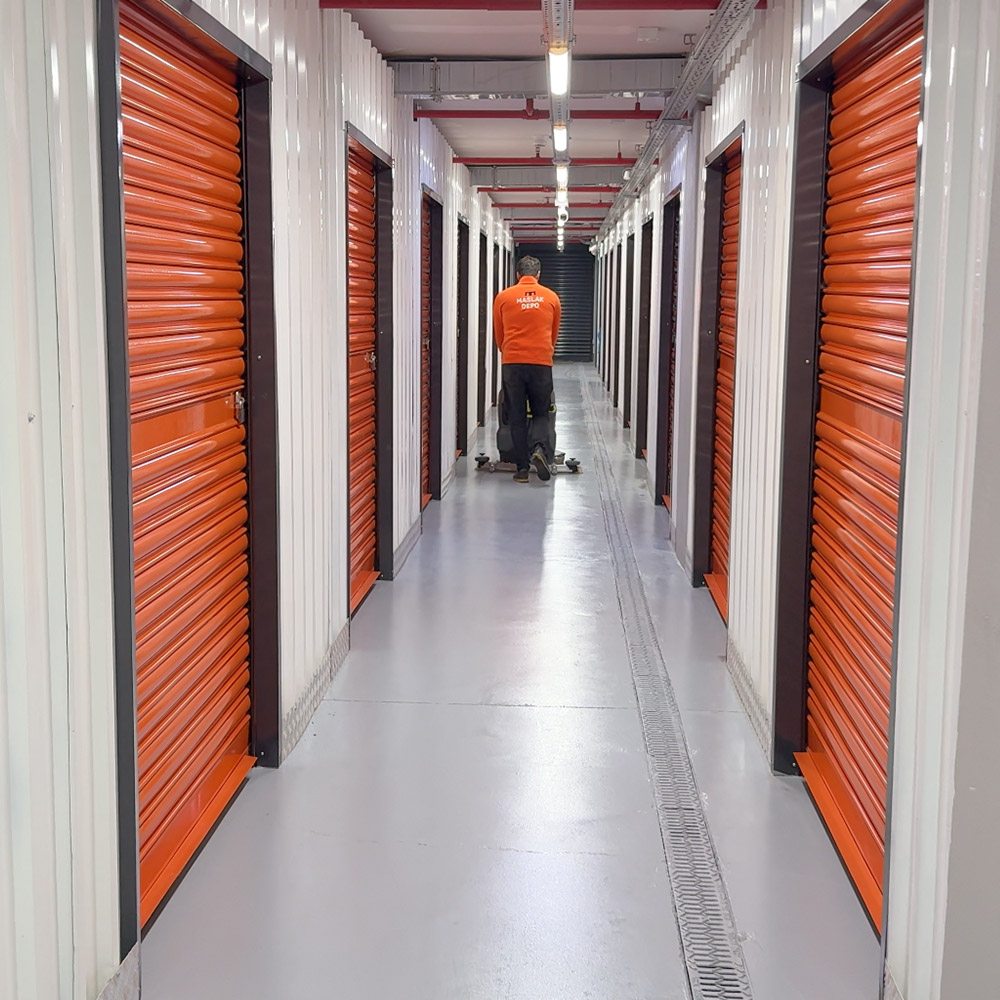 İstanbul Avrupa Yakası'nda kiralık depo arayanlar için Maslak Depo güvenli ve pratik depolama alanları sunar.