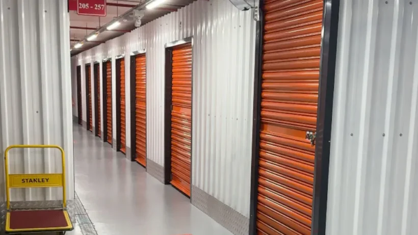 Maslak’ta profesyonel depolama tesisi iç alan görünümü